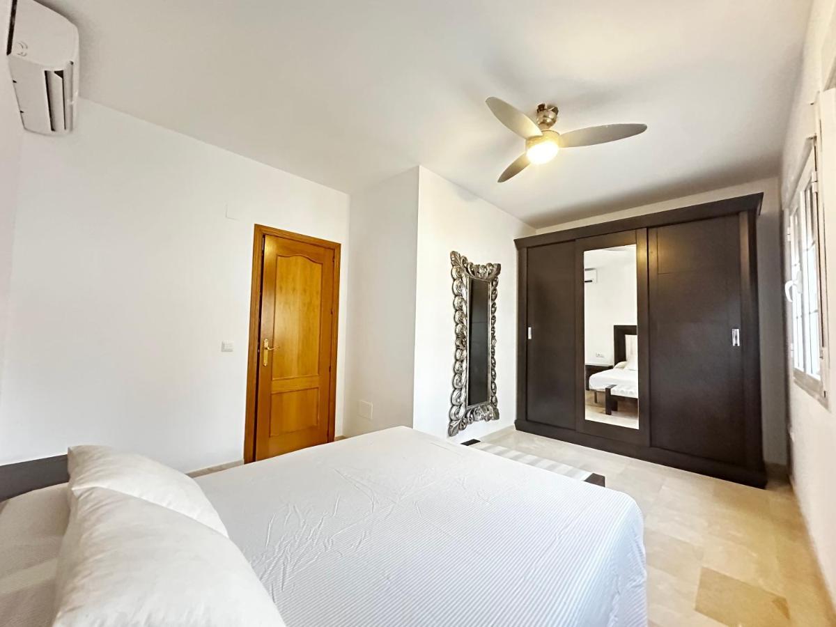 Taro Beach Home Малага Экстерьер фото